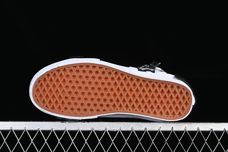 All categories Vans Vans series Vans Hi Vans high-top Vans Vault Sk8-Hi Cap LX Deconstruction New black and white checkerboard high-top canvas vulcanized sneakers VN0A3WM1XOS